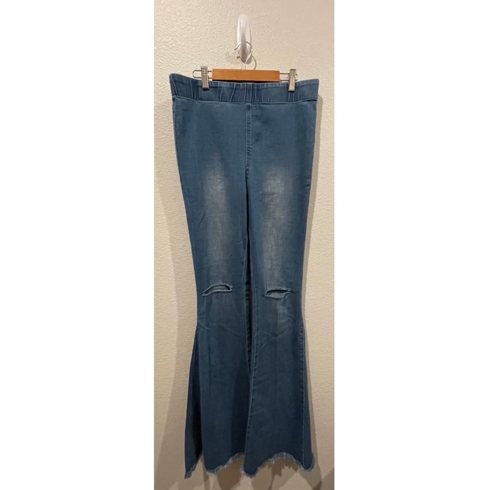 NEWBURY KUSTOM Bell Distressed Jeans